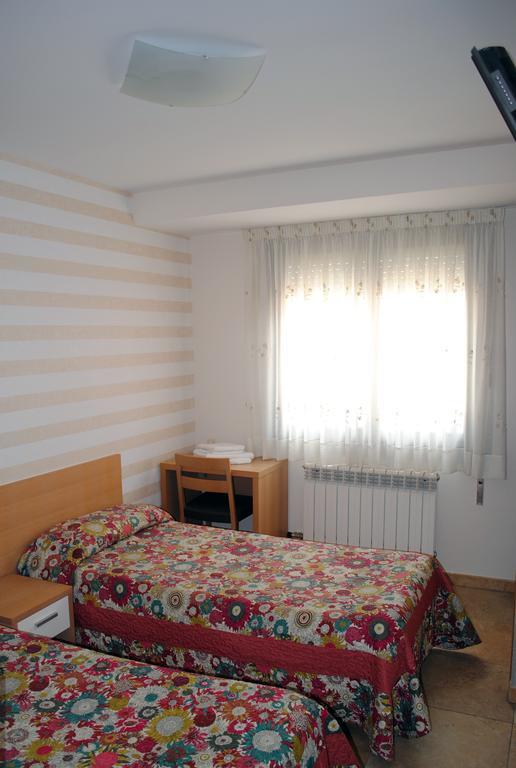 Hostal La Cortijana Логроньо Экстерьер фото